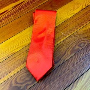 Orange tie